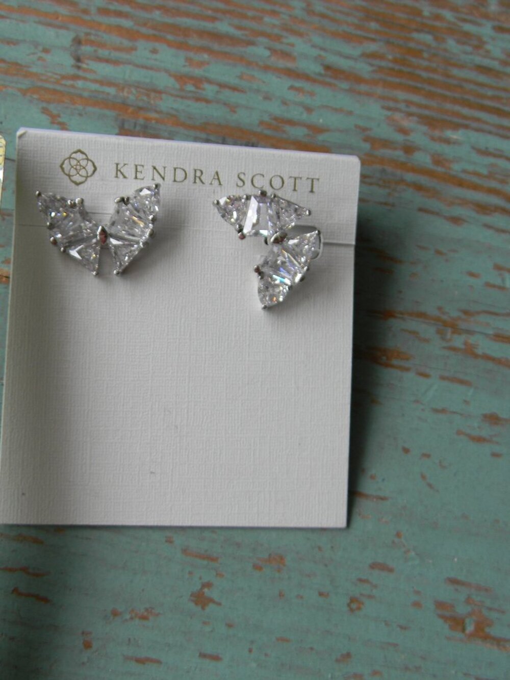 NEW KENDRA SCOTT BLAIR STUD BUTTERFLY CRYSTAL/FAUX SILVER EARRINGS. - Picture 5 of 5